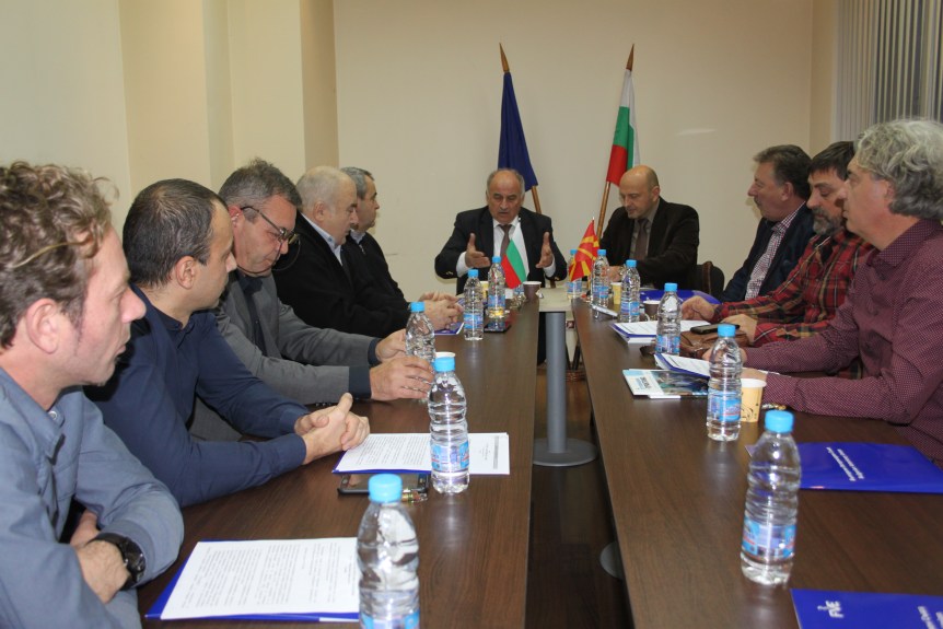 среща с македонската со