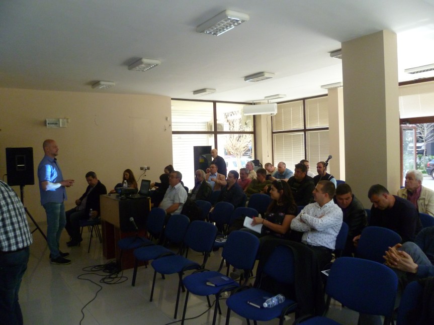 Д-р Маруцов